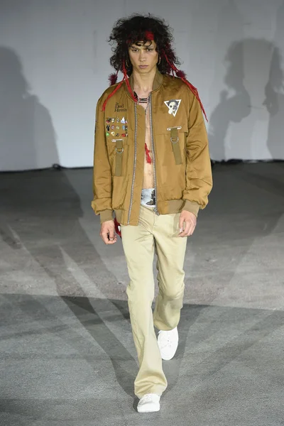 Look 3